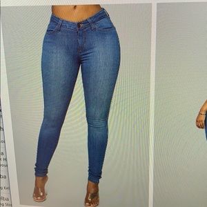Fashion nova classic mid rise skinny jeans